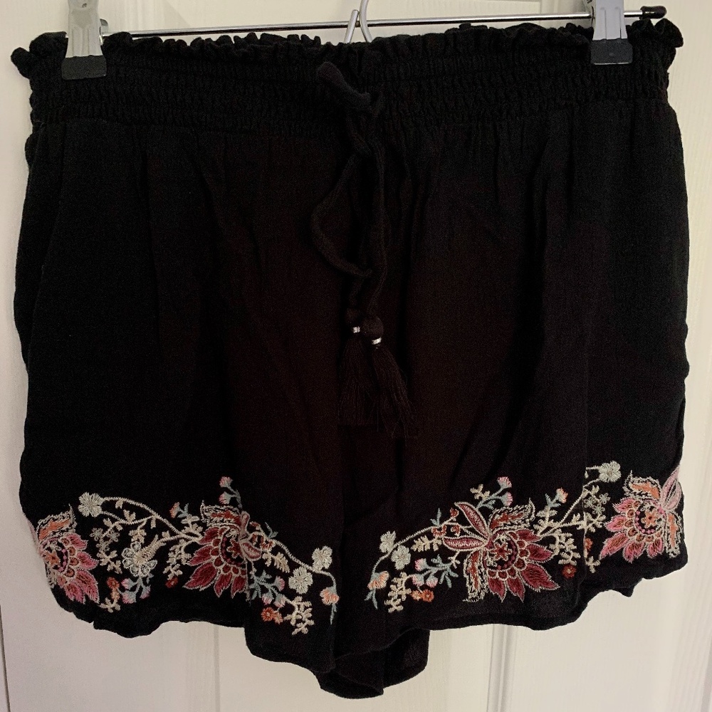 American Eagle- black shorts, stitched flowers